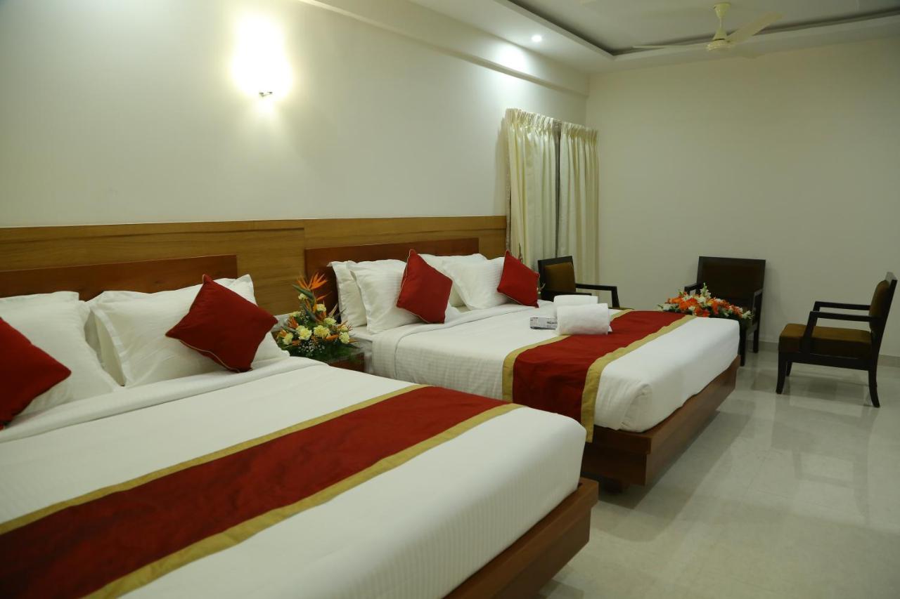 Hotel U.T.Elegance Бангалор Экстерьер фото