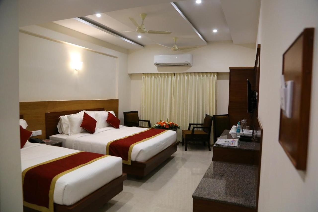 Hotel U.T.Elegance Бангалор Экстерьер фото