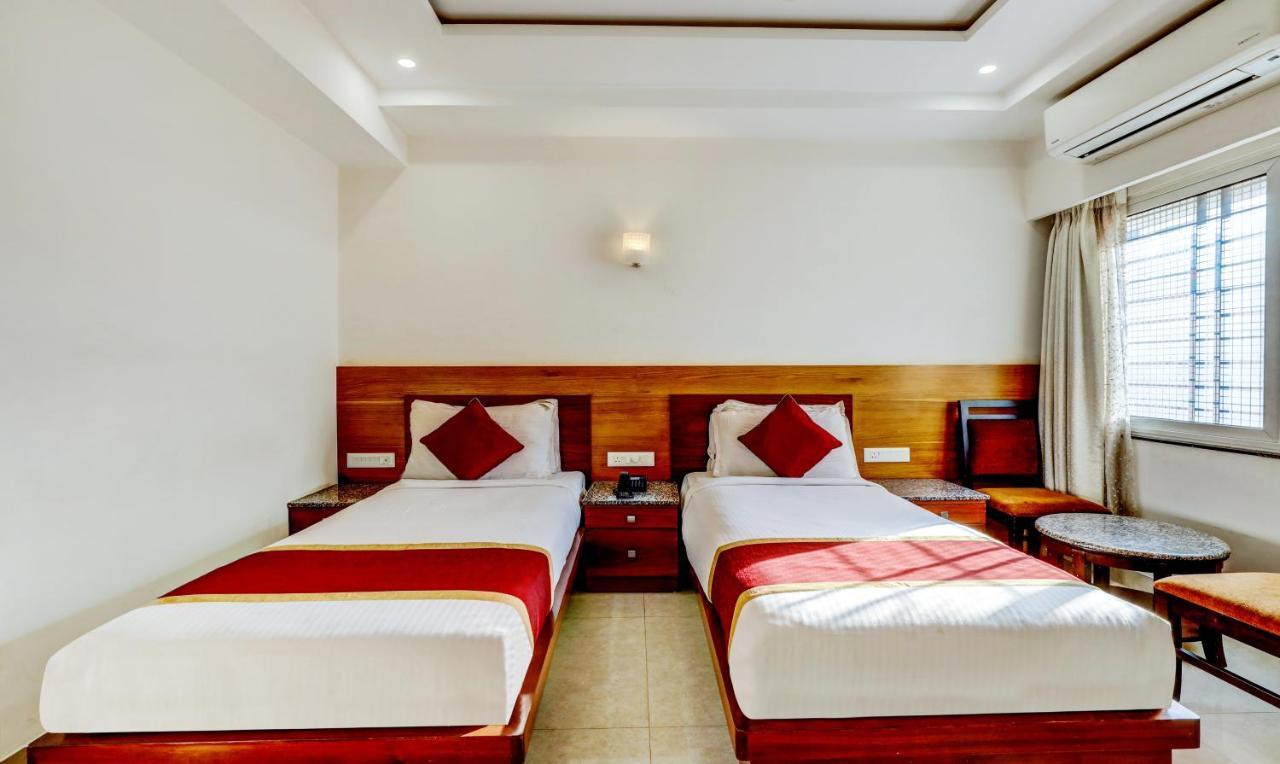 Hotel U.T.Elegance Бангалор Экстерьер фото