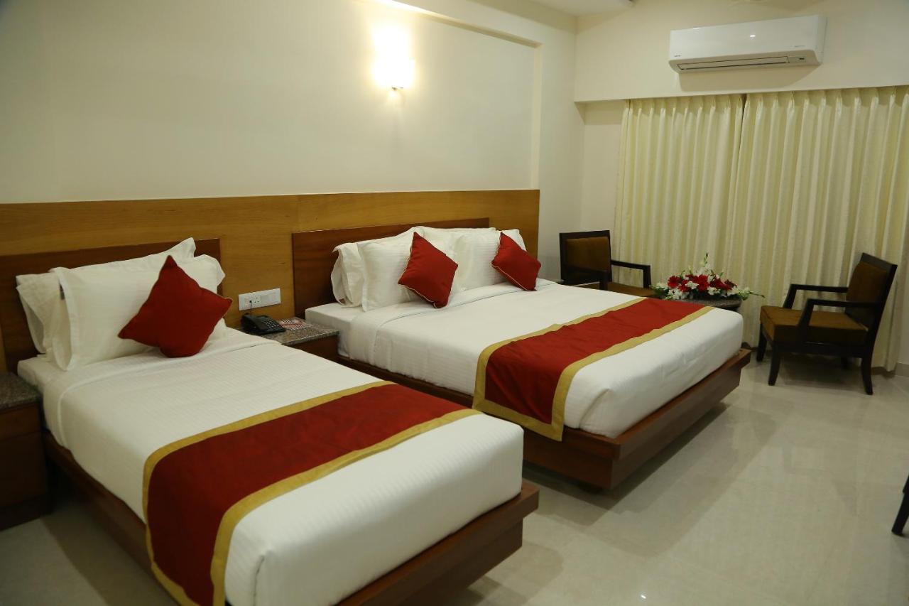 Hotel U.T.Elegance Бангалор Экстерьер фото