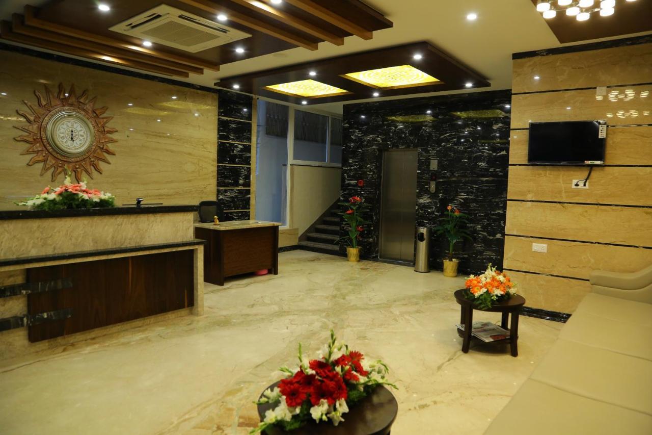 Hotel U.T.Elegance Бангалор Экстерьер фото