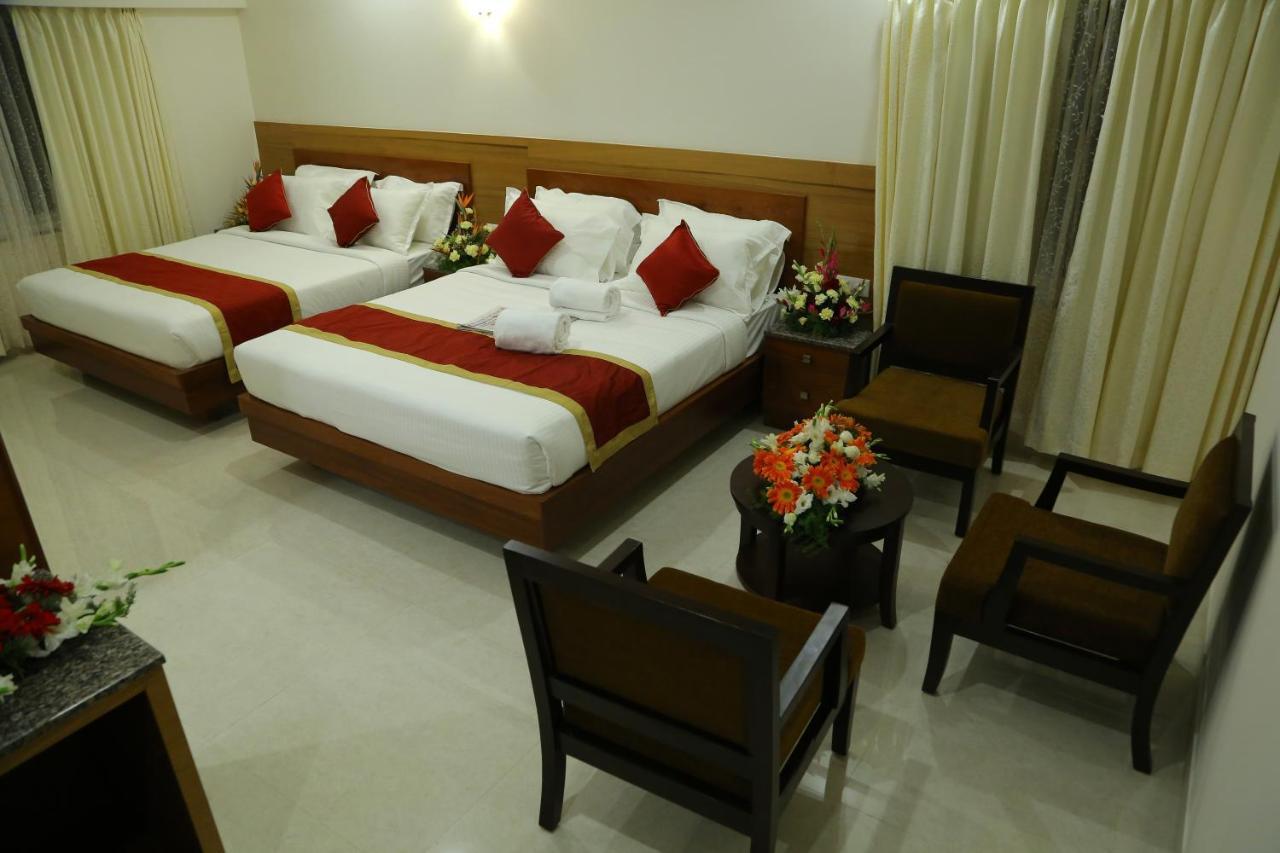 Hotel U.T.Elegance Бангалор Экстерьер фото